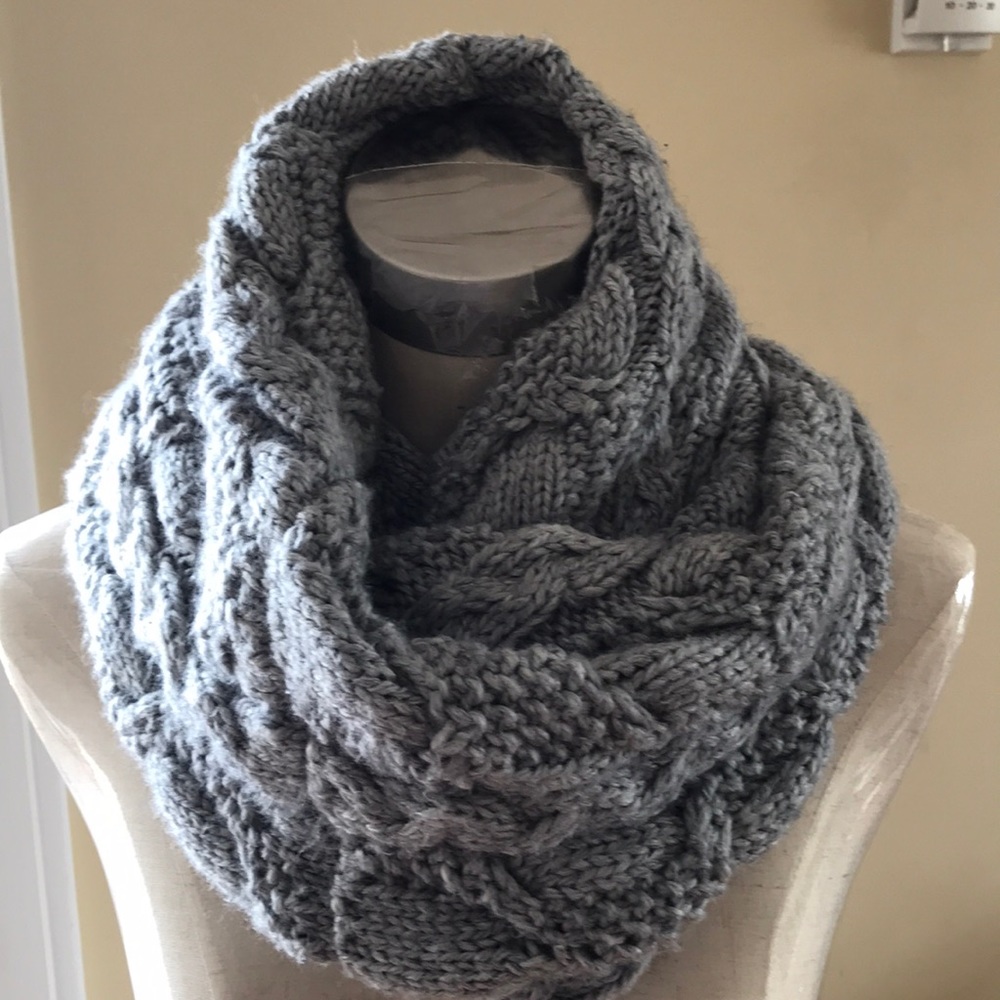 Gap Scarf
